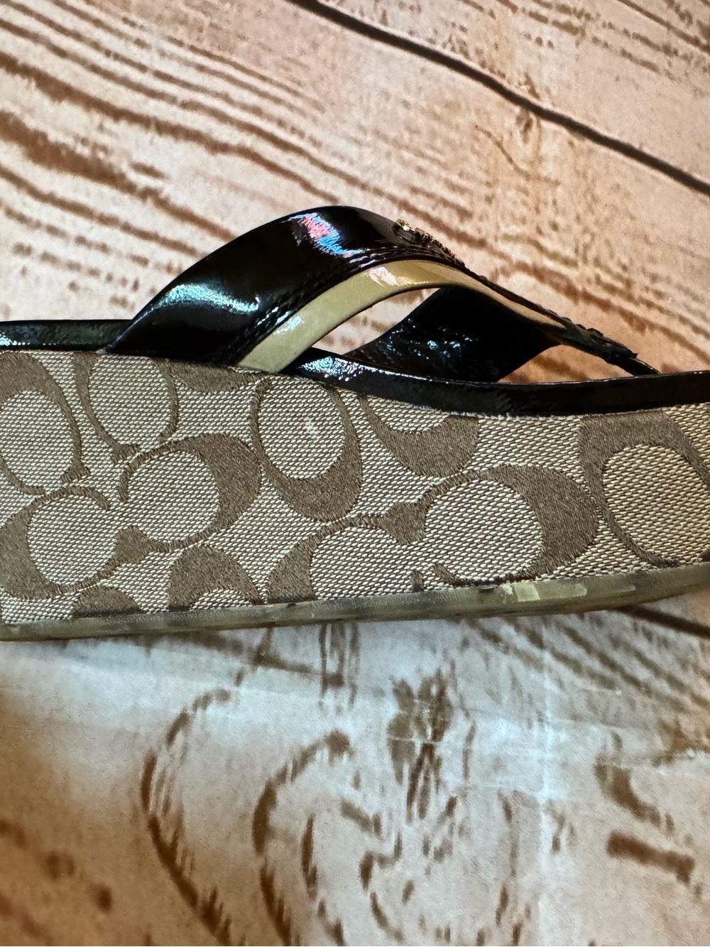 VGUC size 6 Coach Brown Patent Leather and Cream Logo Platform Thong Sandals - Picture 9 of 10